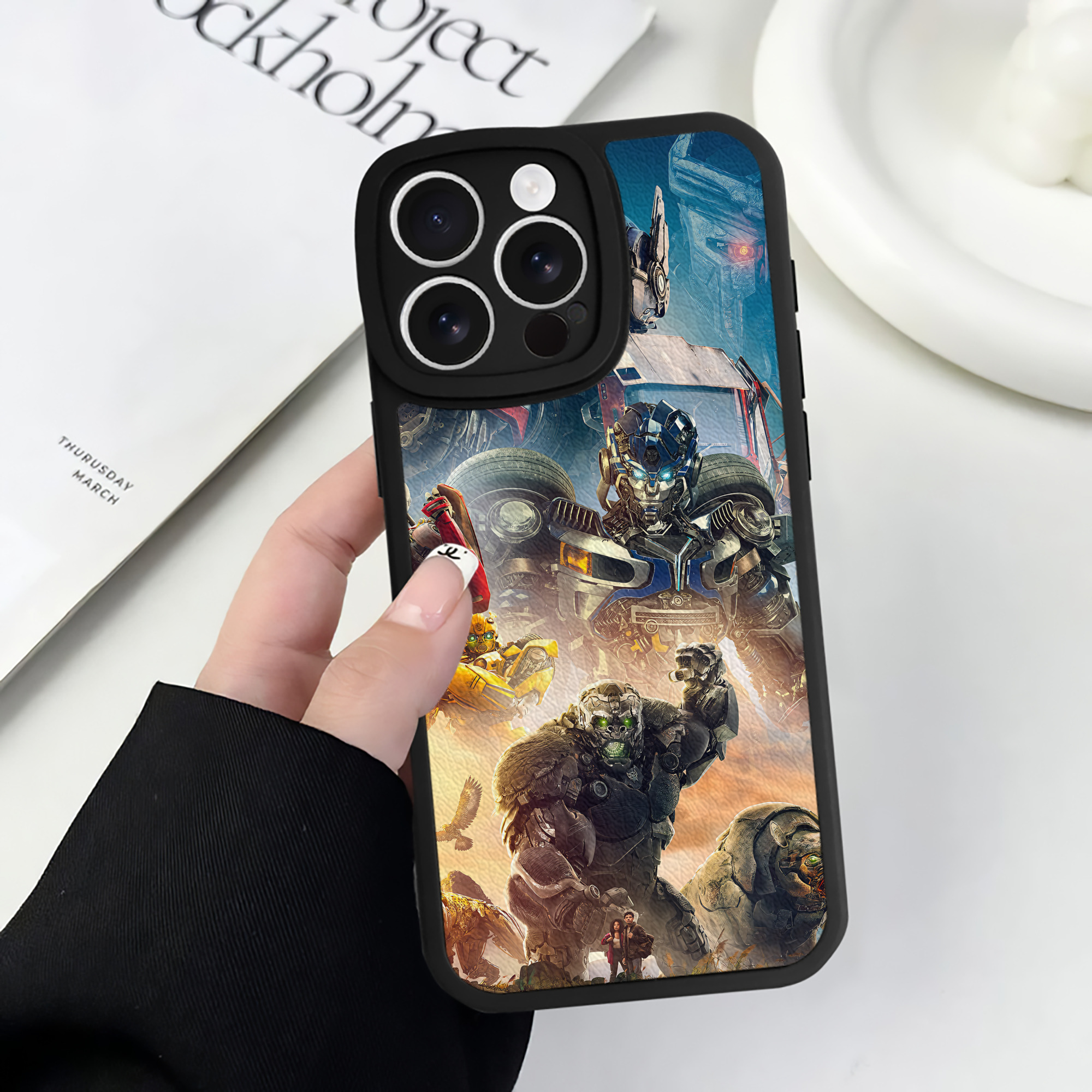 （画像用） Transformers トランスフォーマー 【iPhone 16シリーズ対応】シリコンスマホケース（レザー調） 材質：シリコン